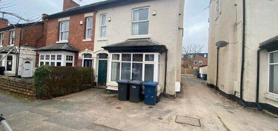 3 bed flat to rent