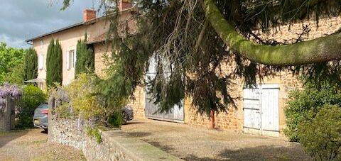 A VENDRE AU COEUR DU BRIONNAIS MAISON EN PIERRES + GRANGE  ET PISCINE VAUBAN 71800