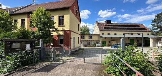 +++ Mehrfamilienhaus mit 3 Wohneinheiten, großen Nebengelass und Garagen +++