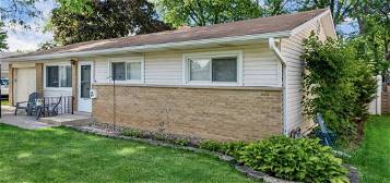 86 E Lincoln Ave, Glendale Heights, IL 60139