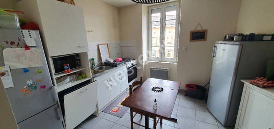 Bel appartement en duplex 3 pièce(s) dans le centre ville de Retournac