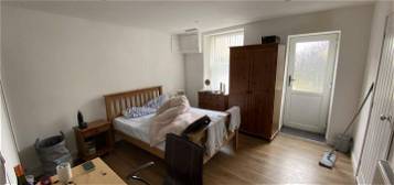 Room to rent in Wood Road, Treforest, Pontypridd CF37