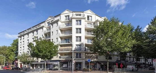 ISSY-LES-MOULINEAUX - LE GARIBALDI - A LOUER MEUBLE - JOLI STUDIO DANS BELLE RESIDENCE - 2E ETAGE AVEC BALCON - VUE DEGAGEE