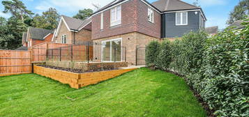 4 bed detached house for sale