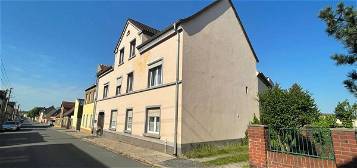 Attraktive Kapitalanlage! vermietetes Mehrfamilienhaus mit 3 Wohneinheiten in Anhalt-Bitterfeld