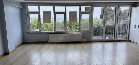 BAKIRKÖY SAHİLDE ÖNÜ KAPANMAZ DENİZE SIFIR KİRALIK 3+1 130m2