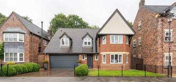 5 bedroom detached house for sale