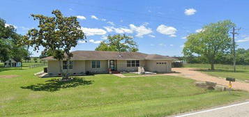 395 Centennial St, Carmine, TX 78932