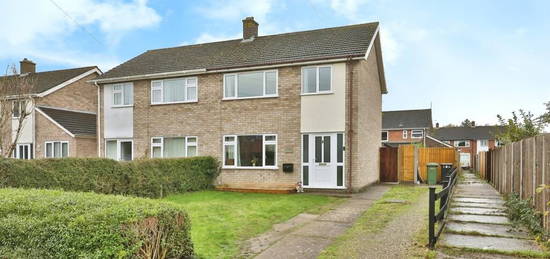 3 bedroom semi-detached house for sale