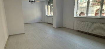 Metrou Universitate - Apartament 4 Camere