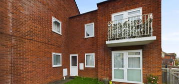 2 bed maisonette to rent