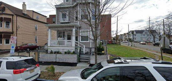 540 14th Ave, Paterson, NJ 07504