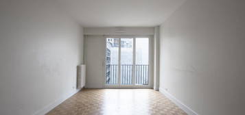 PARIS XV - A LOUER VIDE - BOULEVARD DE GRENELLE  BIR HAKEIM - 3 PIECES - 89 M² AU 2E ETAGE - BALCON, CAVE + PARKING