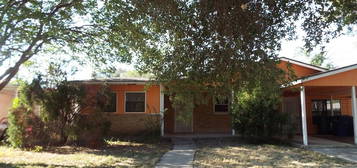 218 Hillwood Dr, San Antonio, TX 78213