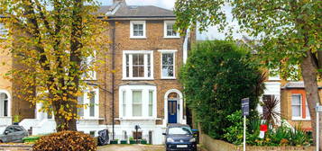 Flat for sale in Queens Road, Twickenham TW1