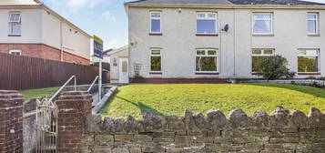 3 bed semi-detached house for sale