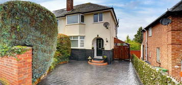 3 bed semi-detached house for sale