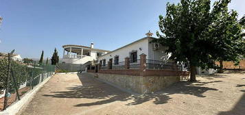 Chalet en Alcaucín