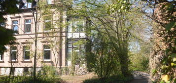 Dachgeschosswohnung in Gründerzeit Villa,1 möbl. Zimmer mit Küche