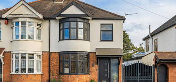 3 bed semi-detached house for sale