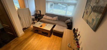 Flat to rent in St. Peters Close, Bushey Heath, Bushey WD23