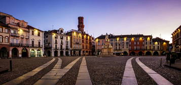 Quadrilocale via Renato Casalino, Isola - Bennet - Belvedere, Vercelli