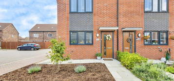 2 bedroom semi-detached house for sale