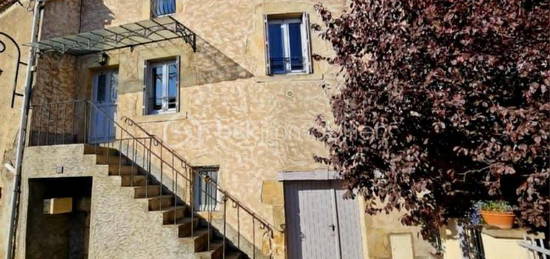 Maison de bourg de 90m2 à Saint-Saturnin