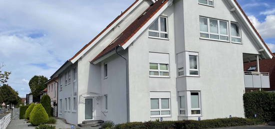 Moderne 2 - Zimmer Wohnung mit großem Balkon im Herzen von Schloss Neuhaus