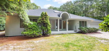 26 Deer Path, Quogue, NY 11959