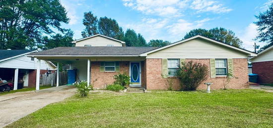 1676 Vance Rd, Grenada, MS 38901