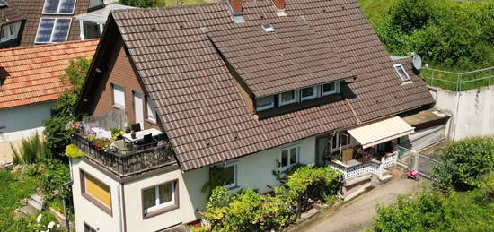 Lage, Lage, Lage! Zweifamilienhaus mit Mini-Apartment in Oberkirch