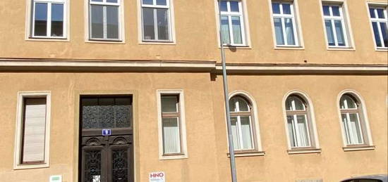 Altbau 2 Zimmer Wohnung in Zentrumsnähe von Privat