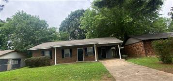 6445 Heather Rd, Horn Lake, MS 38637