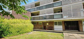 Flat for sale in Ballards Walk, Basildon SS15