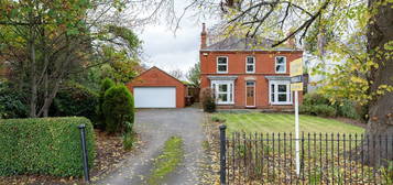 3 bed detached house for sale