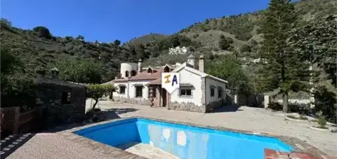 Casa en C&#xF3;mpeta