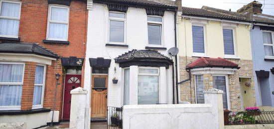 3 bed terraced house to rent