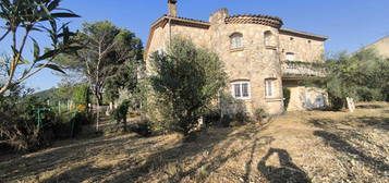 Vente ancien gîte avec dépendances à Cornillon