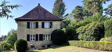 Historische Einfamilien-Villa mit parkähnlichem Grundstück in Hellerau