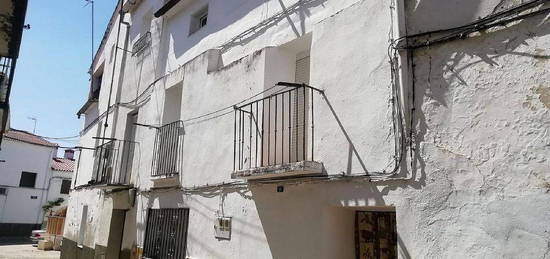 Casa en calle Del Palacio en Serradilla