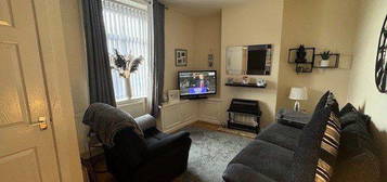 2 bed terraced house to rent