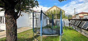 Maison familiale de 87m2 avec jardin et garage dans le Vieux Village d'Échirolles