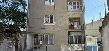 BERGAMA MERKEZDE KİRALIK DAİRE