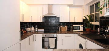 Flat to rent in Wilmot Street, Bethnal Green E2