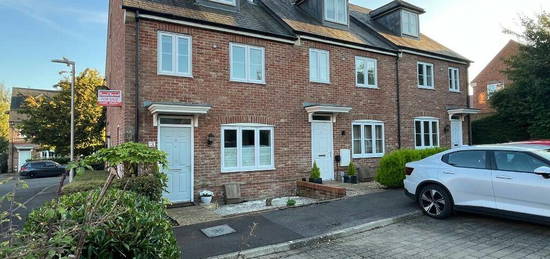 4 bedroom end of terrace house for sale