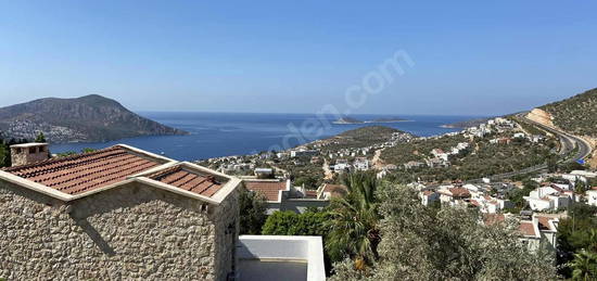 Kaş Kalkan da deniz manzaralı teraslı kiralık eşyalı daire