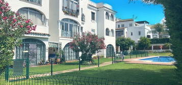 Estudio en urbanización Paradise Club Avenida Flor de Loto, Paraíso - Atalaya- Benamara, Estepona