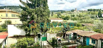 Quadrilocale via della Madonna delle Grazie, Settignano, Firenze