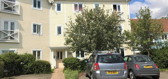 Flat to rent in Poynder Drive, Snodland ME6